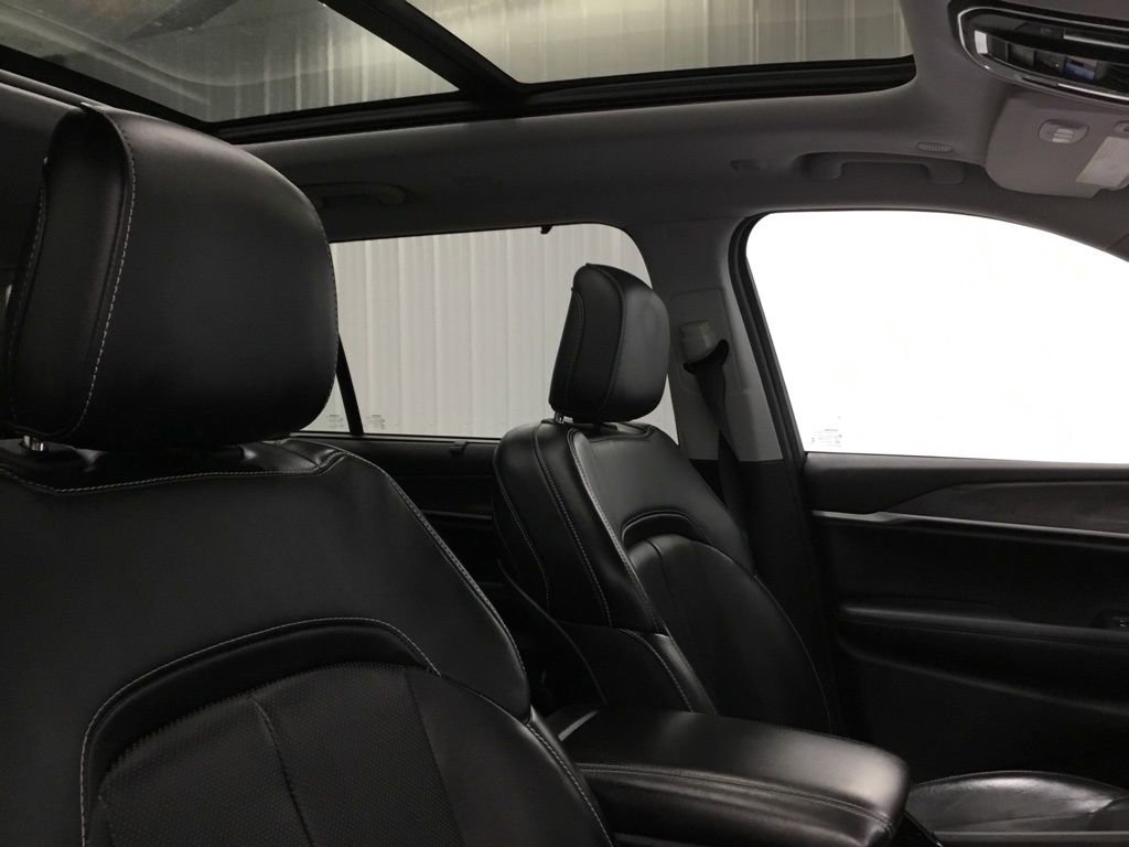 Used 2021 Jeep Grand Cherokee L Limited w/ Luxury Tech Group II AWD/4WD image 25