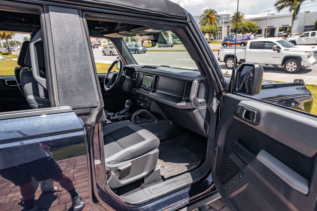 Used 2021 Ford Bronco Big Bend w/ Sasquatch Package AWD/4WD image 32