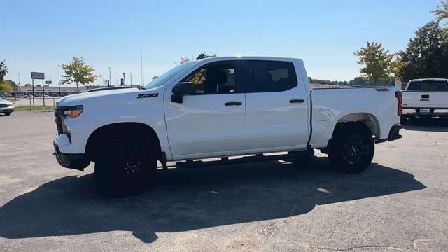Used 2023 Chevrolet Silverado 1500 Custom Trail Boss w/ LPO, Dark Essentials Package image 5