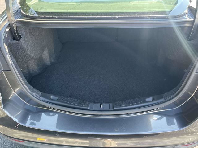 Used 2018 Ford Fusion SE w/ Fusion SE Technology Package FWD image 12