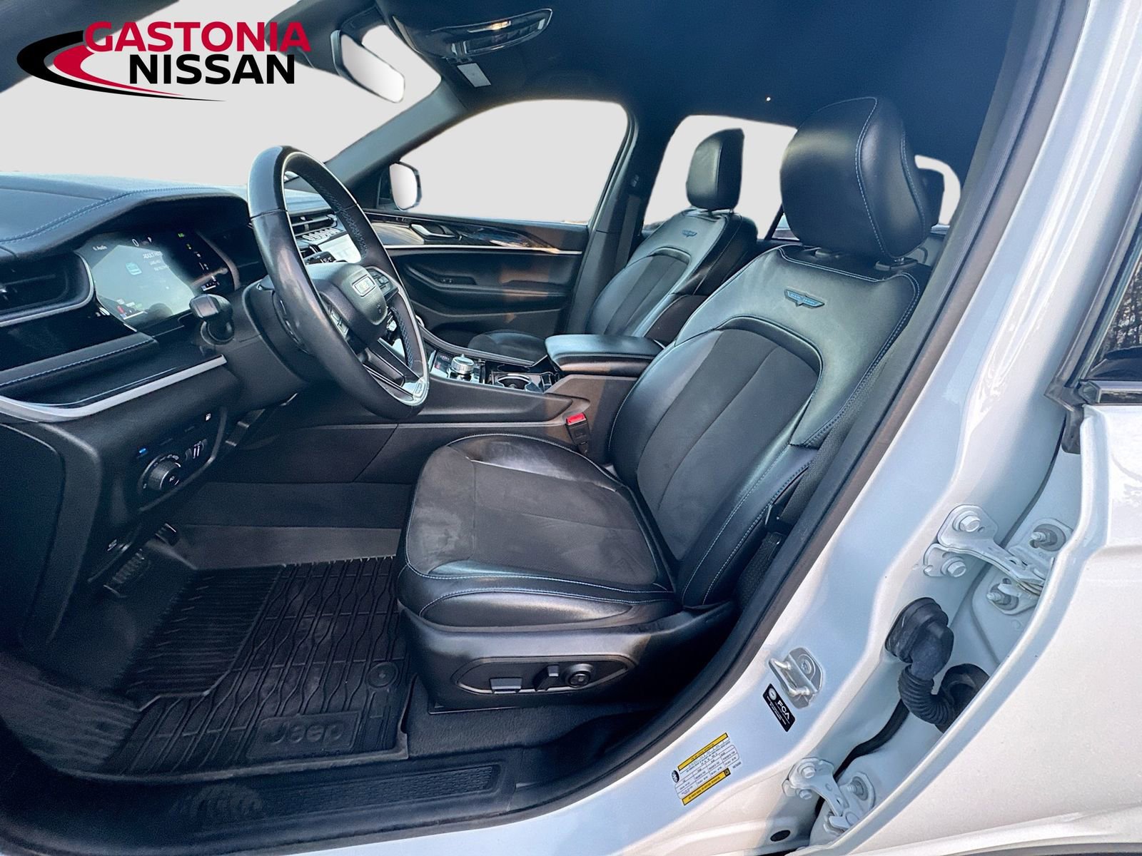 Used 2022 Jeep Grand Cherokee Trailhawk w/ Advanced Protech Group II image 29