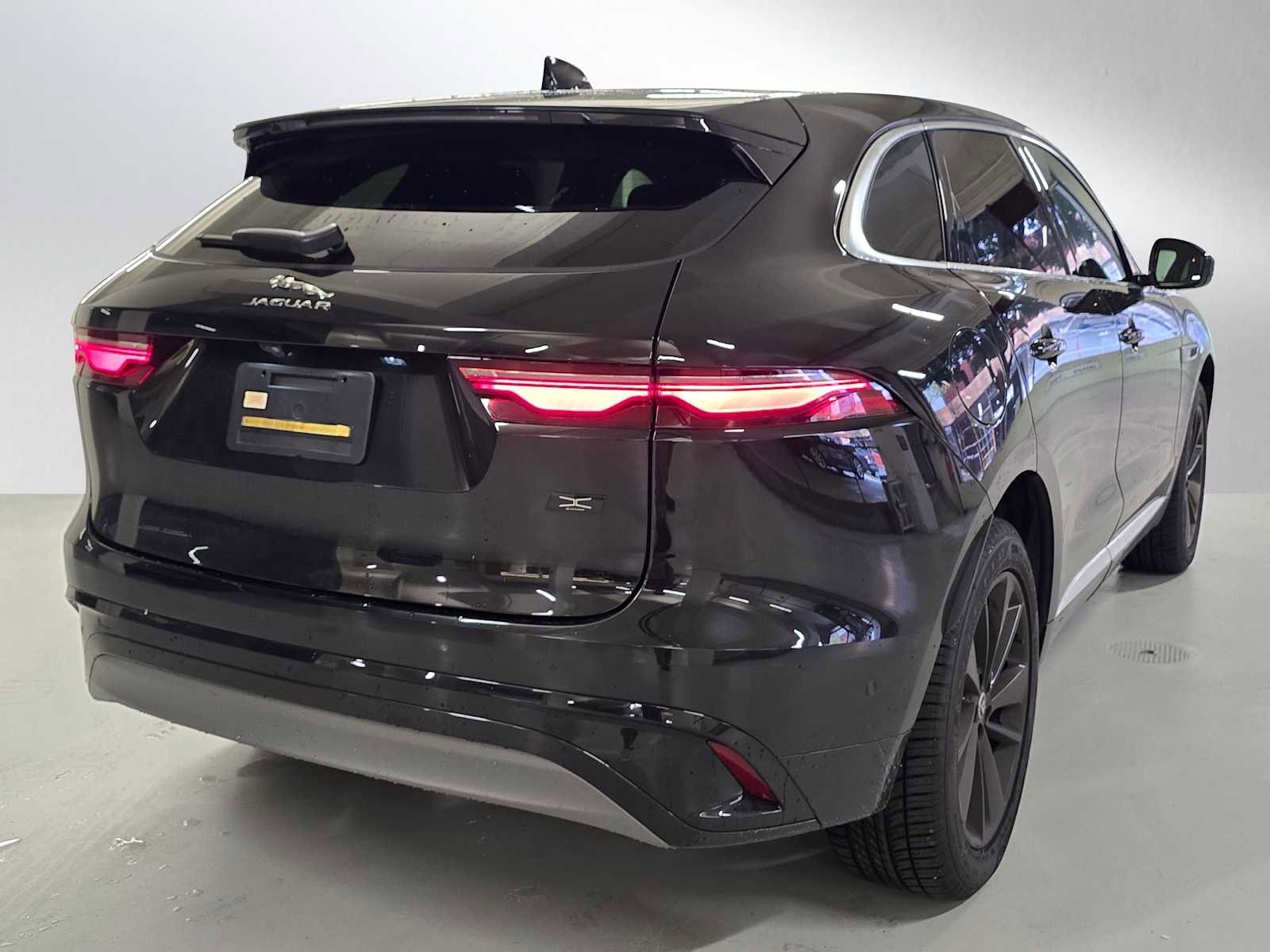 Used 2026 Jaguar F-PACE R-Dynamic S image 5