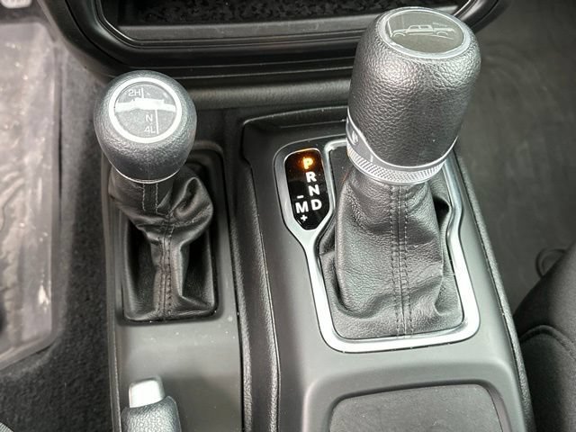 Used 2023 Jeep Gladiator Sport AWD/4WD image 38