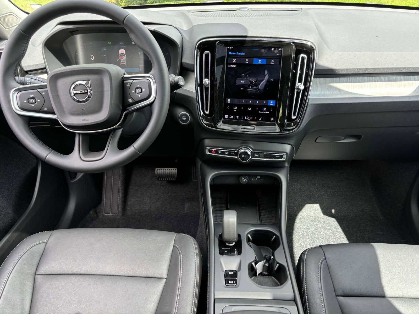 New 2025 Volvo XC40 B5 Core w/ Protection Package Premier AWD/4WD image 28