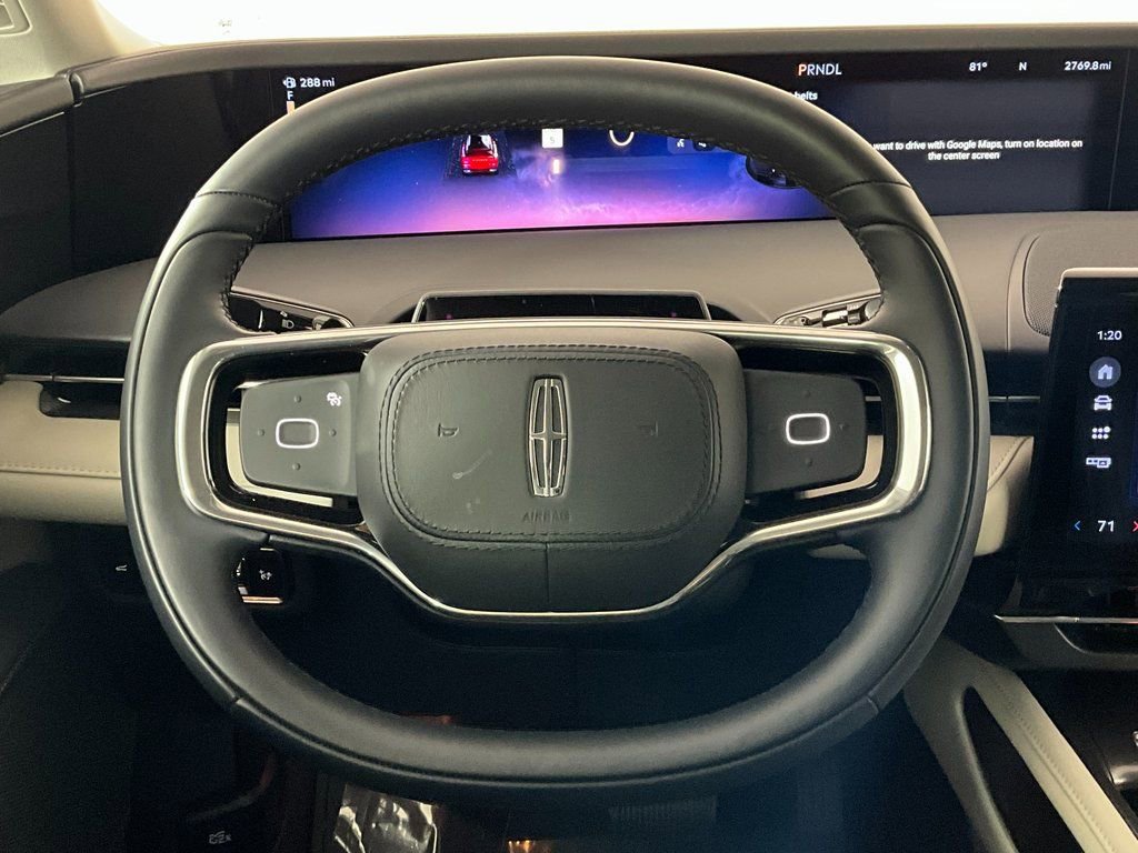 Used 2025 Lincoln Nautilus Premier image 12