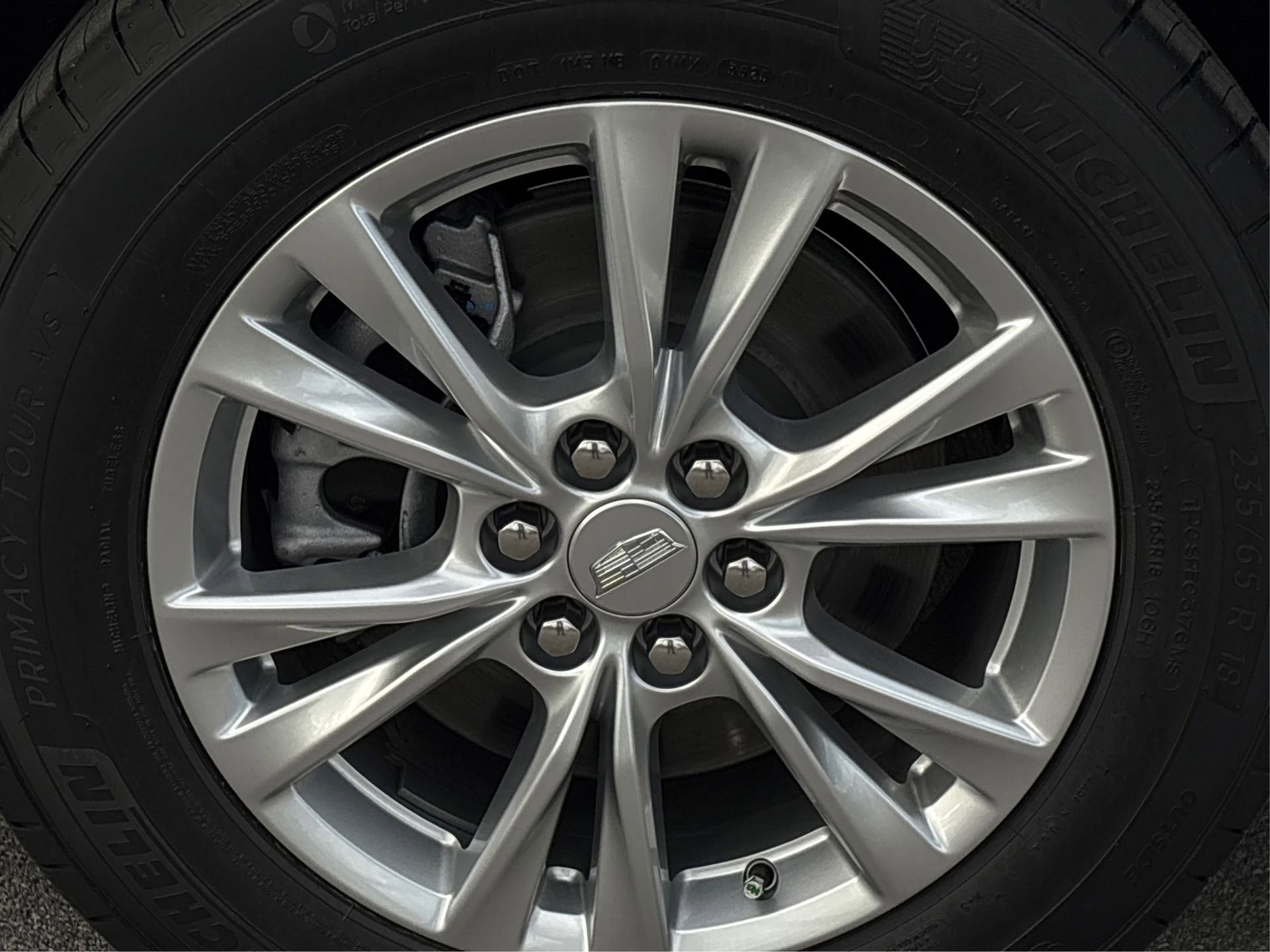 New 2026 Cadillac XT5 Luxury image 13