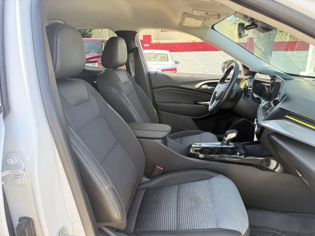 Used 2024 Chevrolet Trax LT w/ Driver Confidence Package FWD image 29