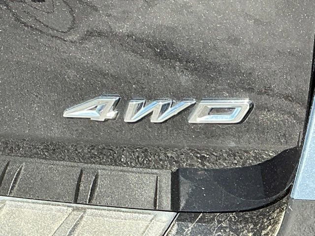 Used 2023 Ford Explorer XLT w/ Equipment Group 202A AWD/4WD image 14
