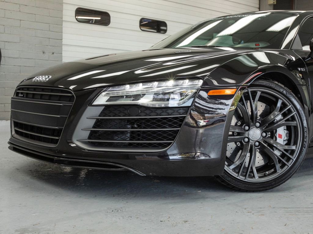 Used 2015 Audi R8 V10 plus w/ Full Leather Package image 19