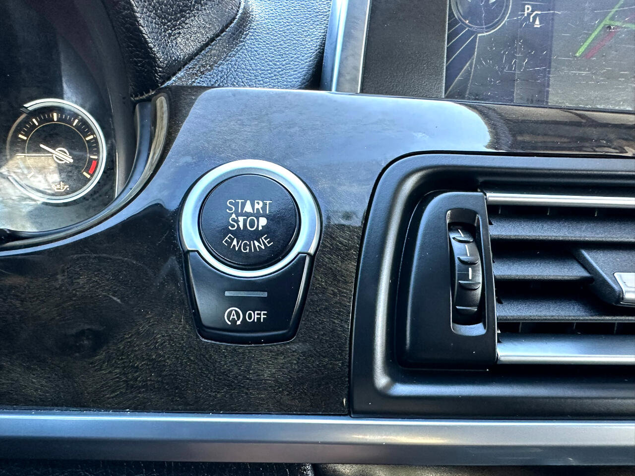 Used 2015 BMW 640i Convertible image 34