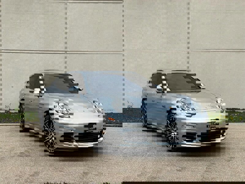 Used 2015 Porsche Panamera S image 2