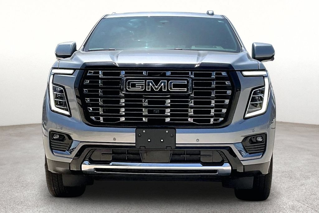 Used 2025 GMC Yukon XL Denali Ultimate AWD/4WD image 3