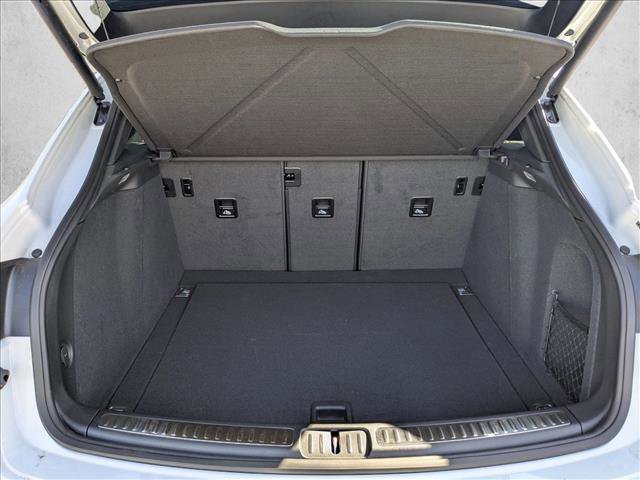 Used 2023 Porsche Macan Turbo image 6