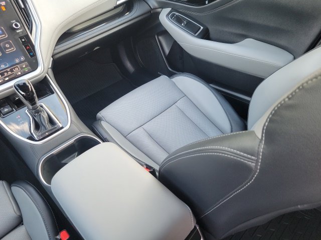 Certified 2025 Subaru Outback Limited AWD/4WD image 16