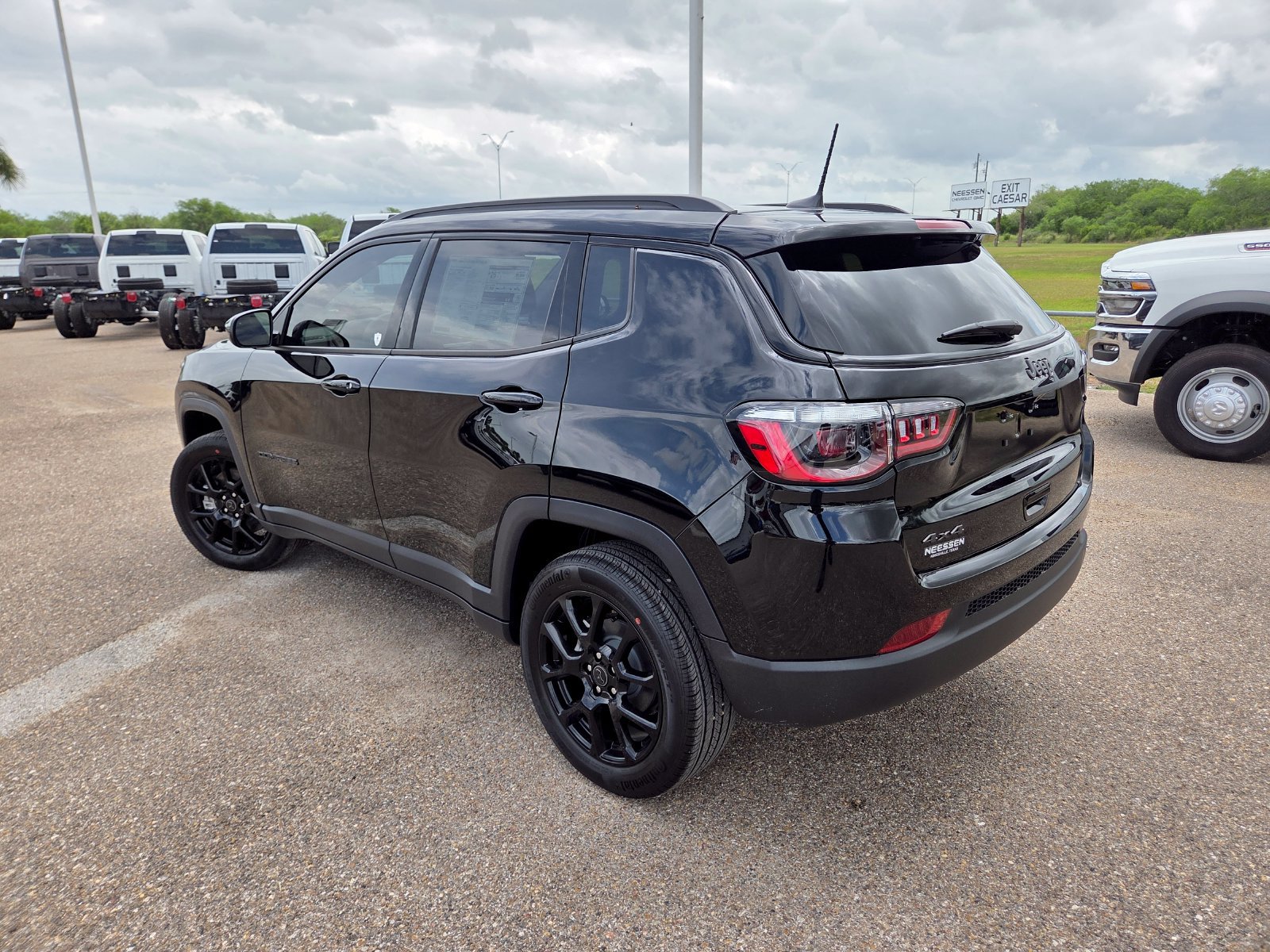 New 2026 Jeep Compass Latitude AWD/4WD image 5