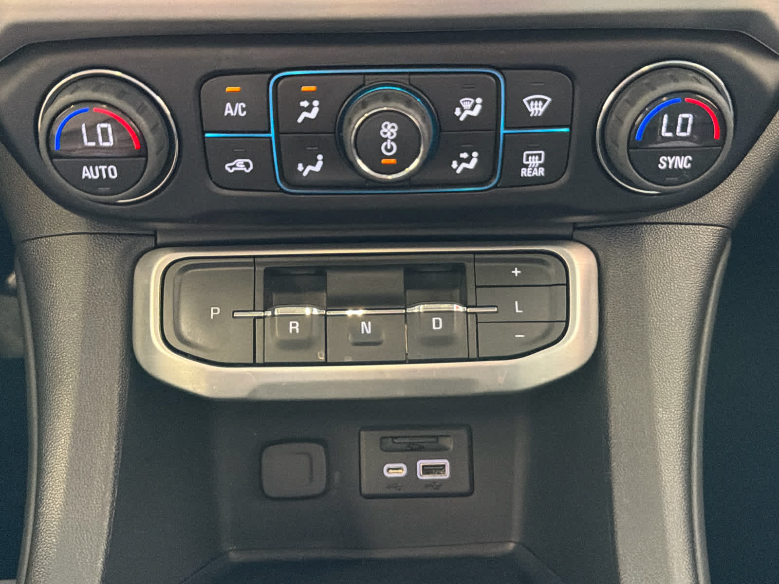 Used 2023 GMC Acadia SLT FWD image 51