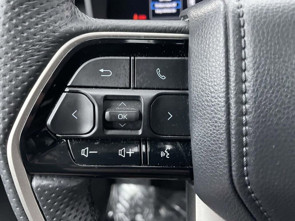 Used 2024 Toyota Tundra Limited image 33