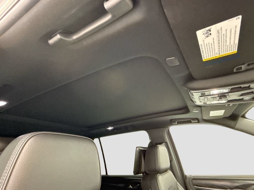 Used 2021 GMC Yukon XL Denali w/ Denali Premium Package AWD/4WD image 17