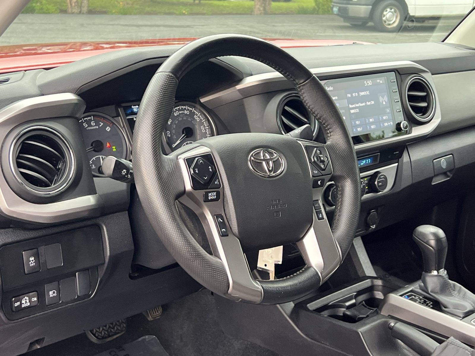 Used 2022 Toyota Tacoma SR5 AWD/4WD image 15