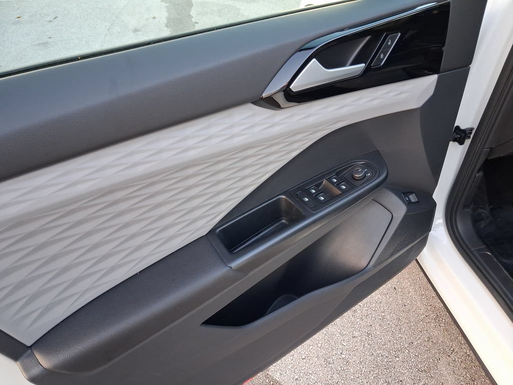 Used 2023 Volkswagen Taos S FWD image 20