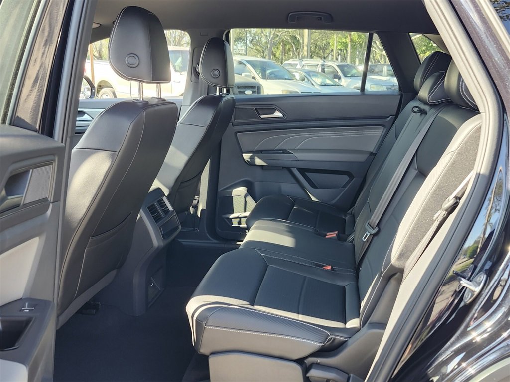 Used 2022 Volkswagen Atlas Cross Sport SE image 4