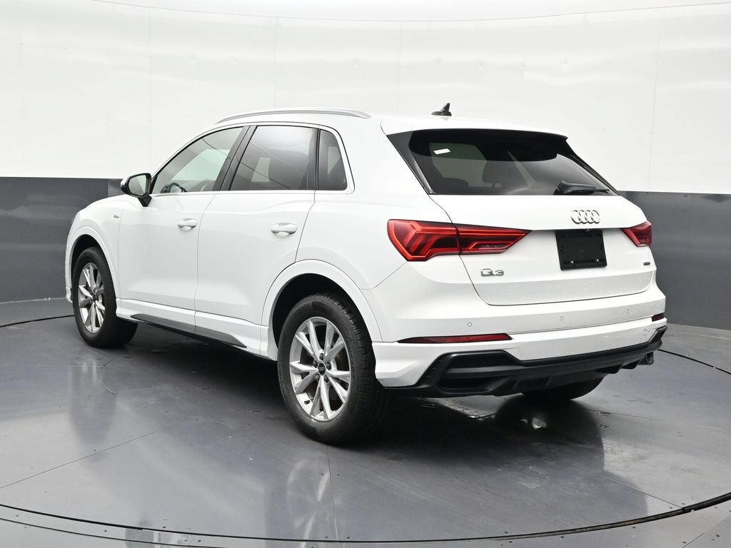 Used 2021 Audi Q3 2.0T Premium w/ Convenience Package AWD/4WD image 3