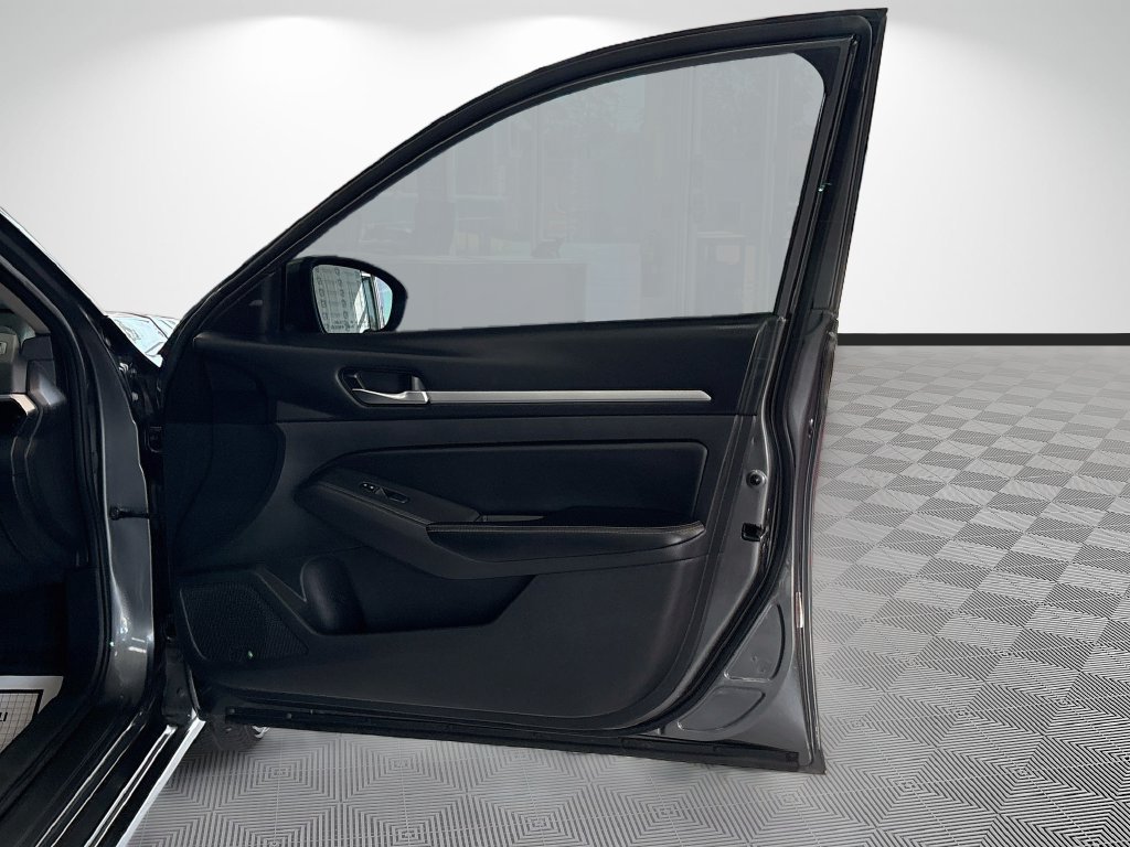 Used 2022 Nissan Altima 2.5 SV FWD image 28