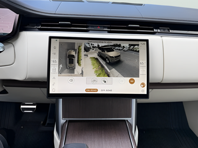 Certified 2025 Land Rover Range Rover SE AWD/4WD image 19