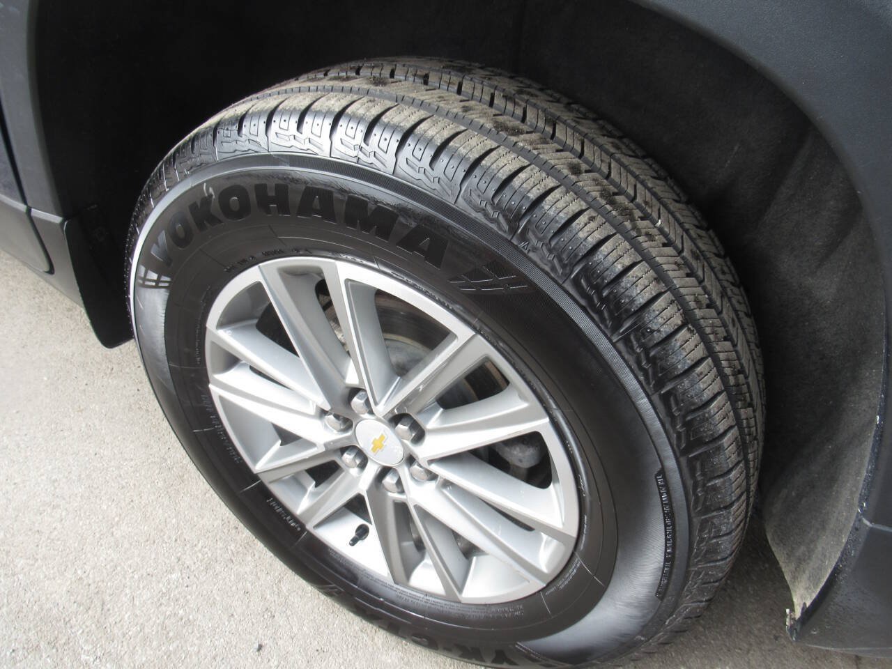 Used 2023 Chevrolet Traverse LT w/ LPO, Floor Liner Package AWD/4WD image 17