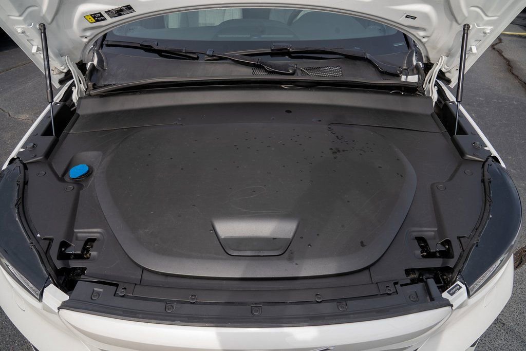 Used 2023 Volvo XC40 Recharge Ultimate image 5