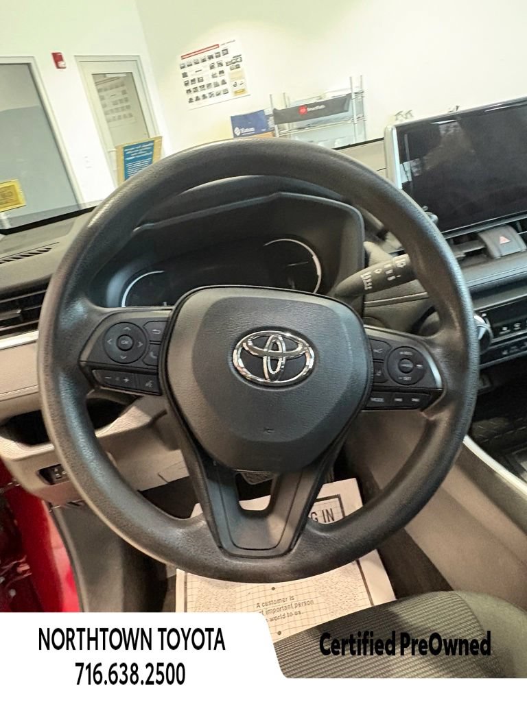 Used 2023 Toyota RAV4 LE AWD/4WD image 21