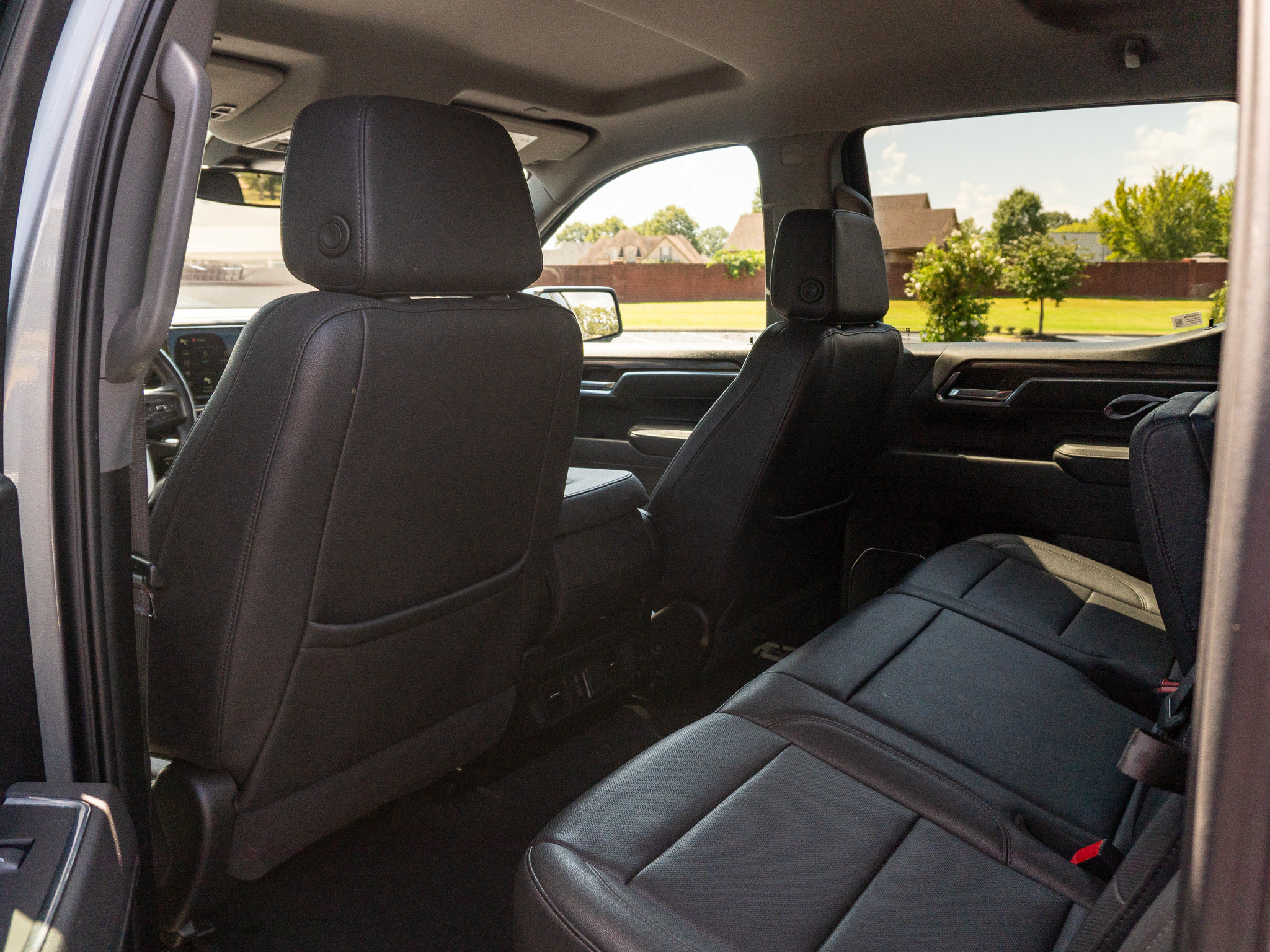 Used 2025 GMC Sierra 1500 SLT AWD/4WD image 14