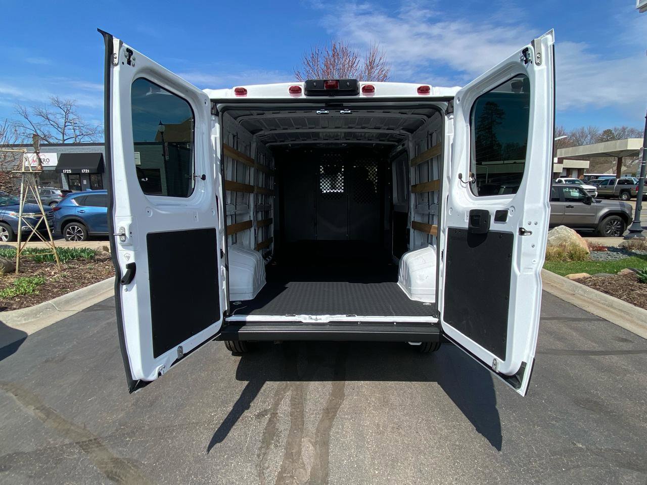 Used 2025 RAM ProMaster 2500 w/ U-Haul Equipment Group FWD image 10