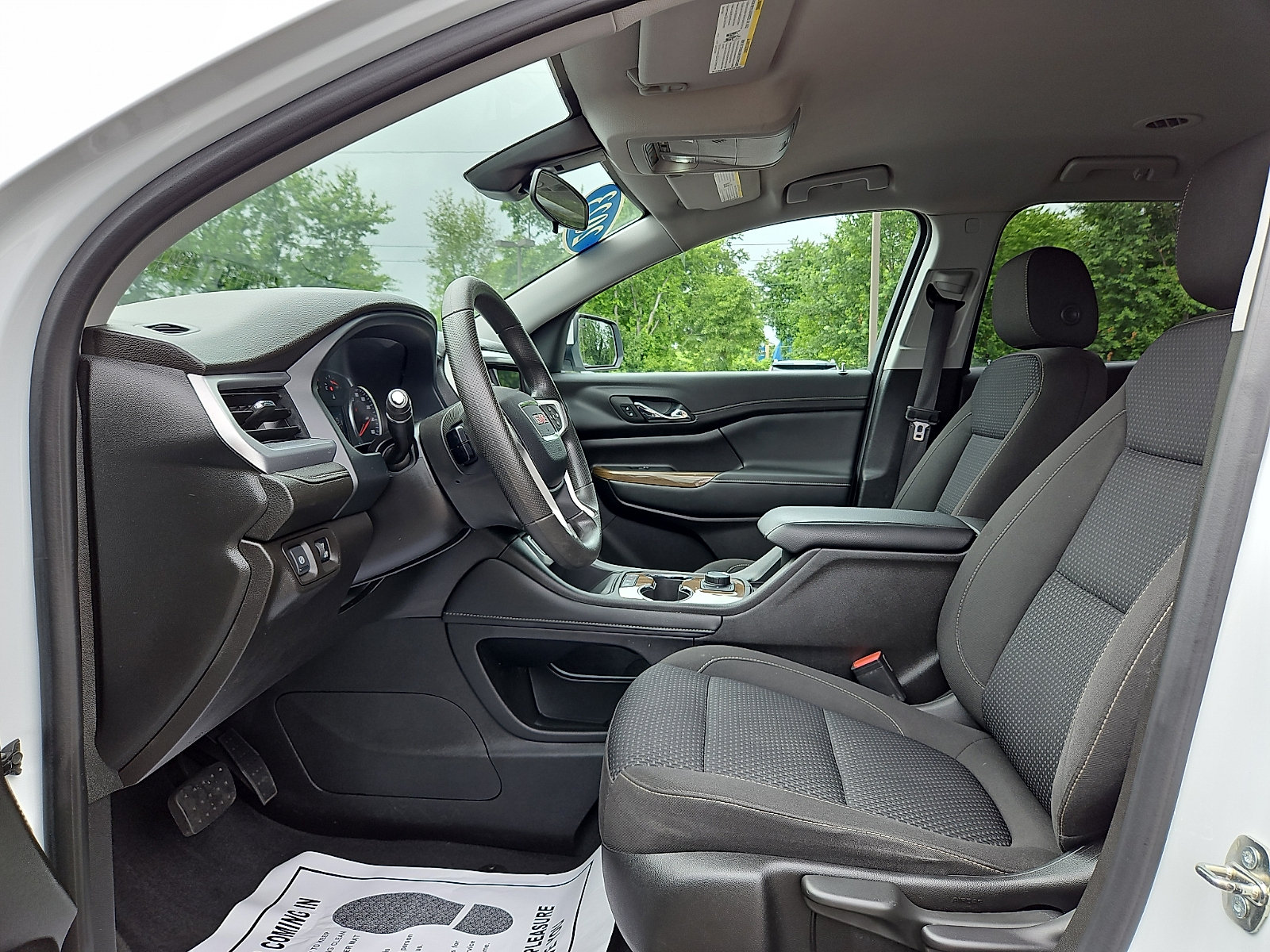 Used 2023 GMC Acadia SLE AWD/4WD image 13