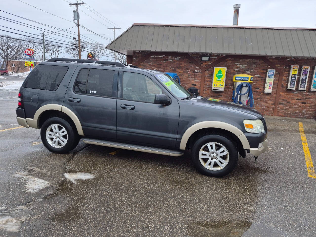 Used 2010 Ford Explorer Eddie Bauer RWD image 3