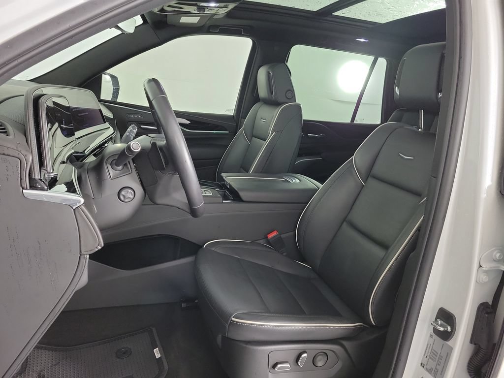 Certified 2022 Cadillac Escalade Sport AWD/4WD image 18
