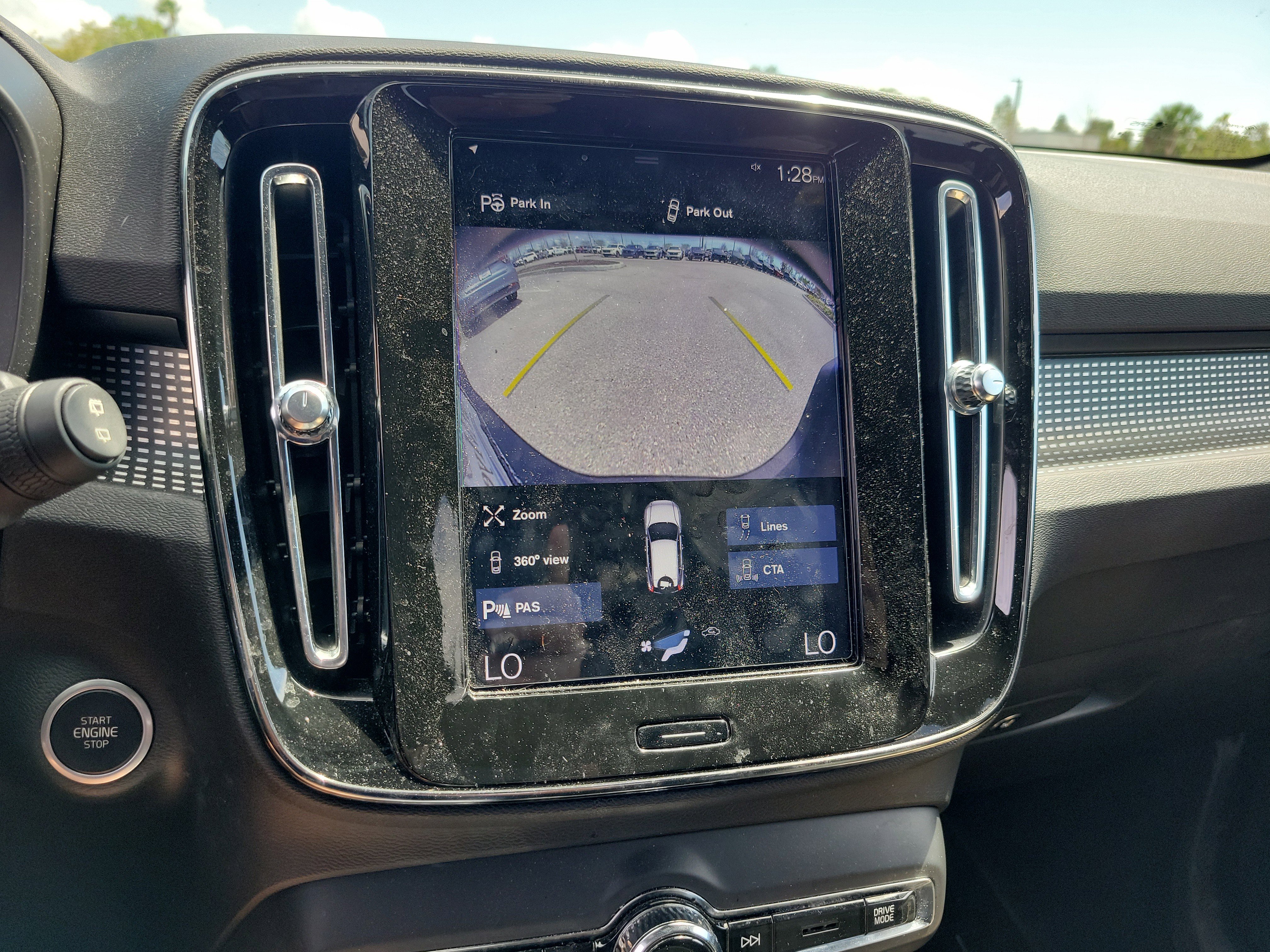 Used 2020 Volvo XC40 T4 R-Design w/ Protection Package Premier image 28