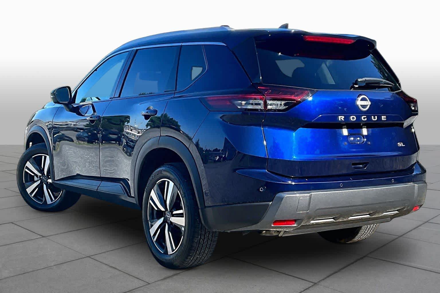 Used 2026 Nissan Rogue SL FWD image 12