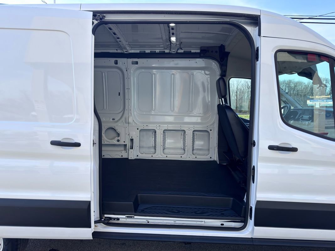 Used 2025 Ford Transit 250 Medium Roof RWD image 30