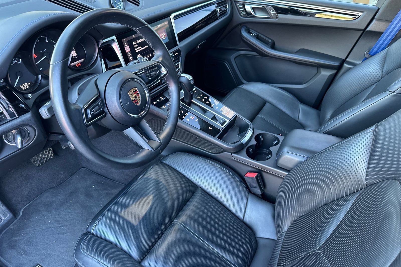 Used 2024 Porsche Macan image 4