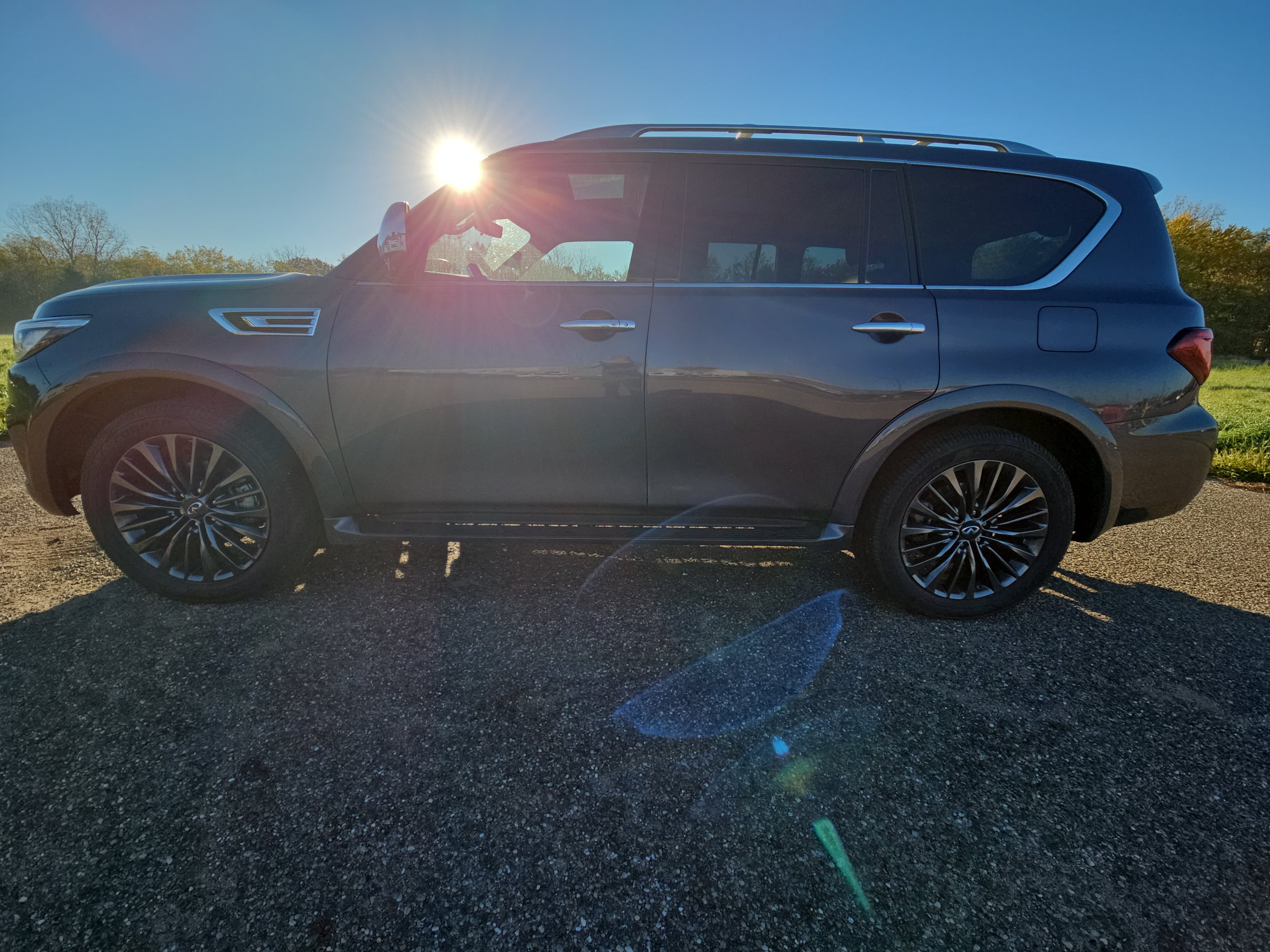 Used 2023 INFINITI QX80 Sensory w/ Cargo Package AWD/4WD image 9