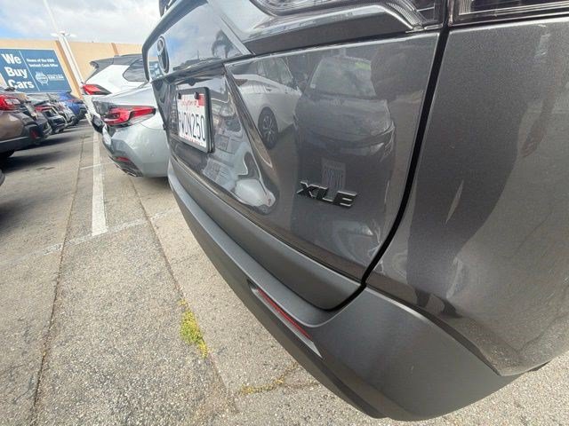 Used 2025 Toyota RAV4 XLE FWD image 13