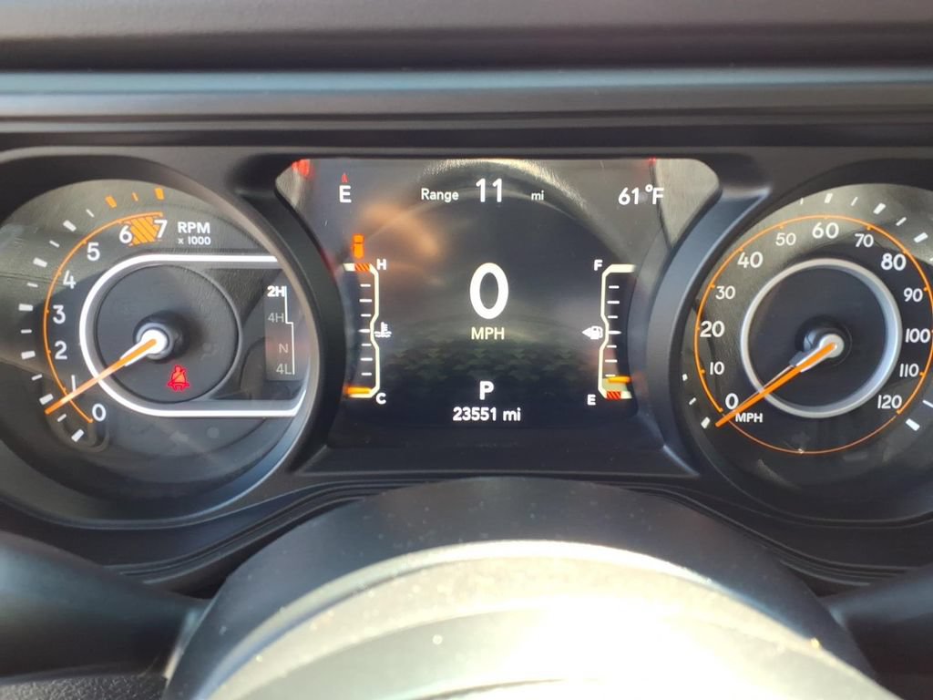 Used 2024 Jeep Wrangler Unlimited Rubicon AWD/4WD image 6