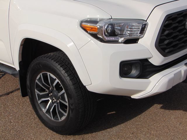 Used 2020 Toyota Tacoma TRD Sport AWD/4WD image 2