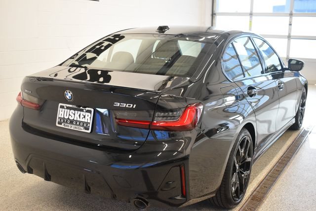 New 2026 BMW 330i xDrive Sedan w/ M Sport Package AWD/4WD image 4