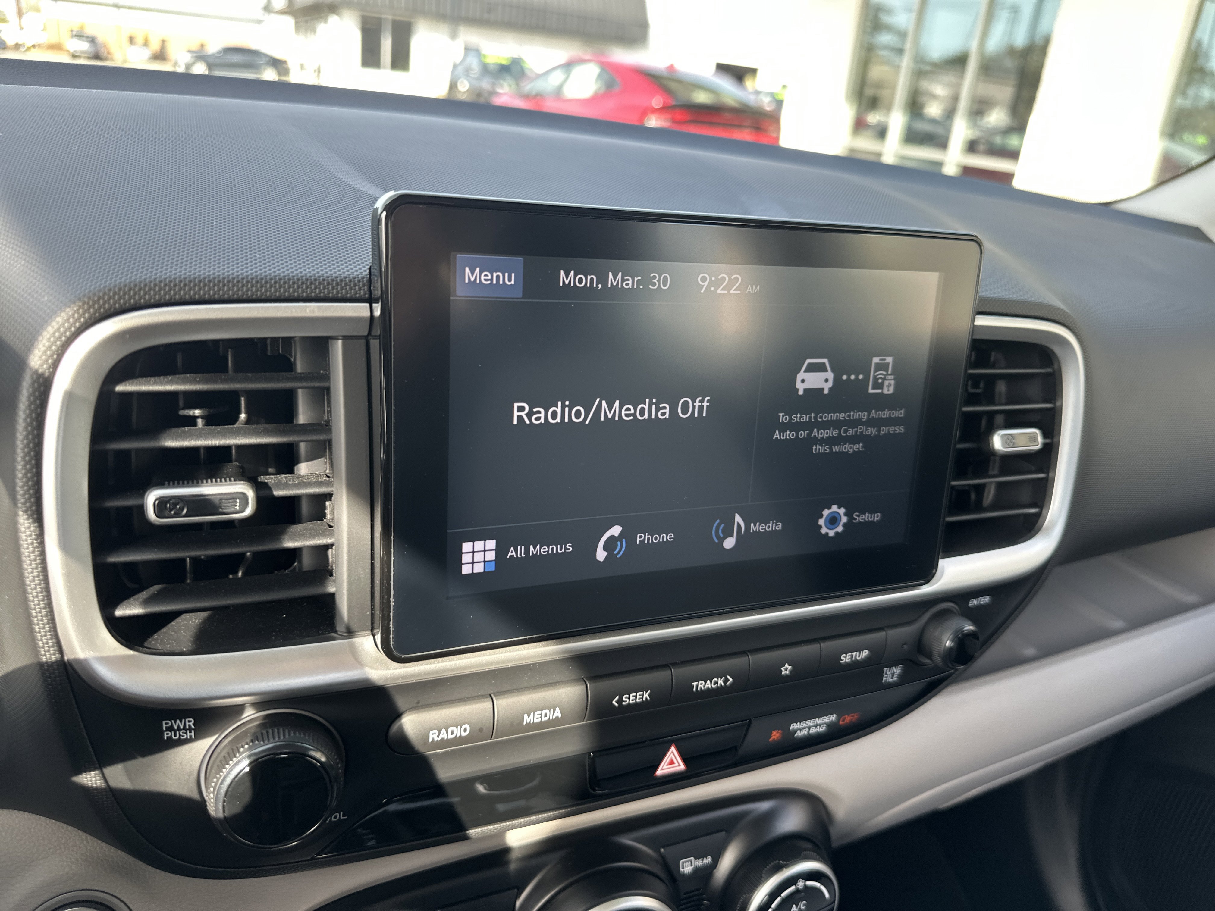 Used 2024 Hyundai Venue SEL image 17