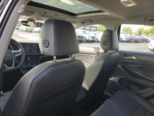 Used 2023 Volkswagen Jetta SE w/ Panoramic Sunroof Package FWD image 9