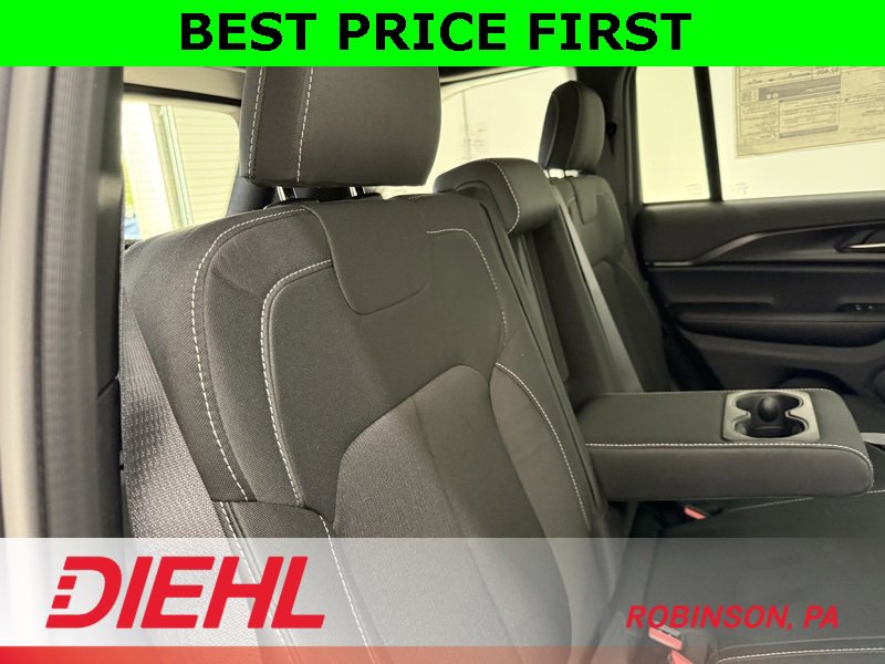 New 2025 Jeep Grand Cherokee Laredo w/ Luxury Tech Group I image 12