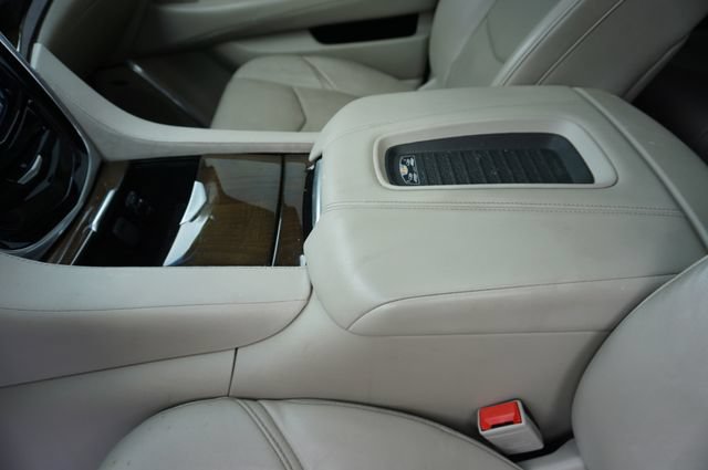 Used 2019 Cadillac Escalade ESV Luxury RWD image 28