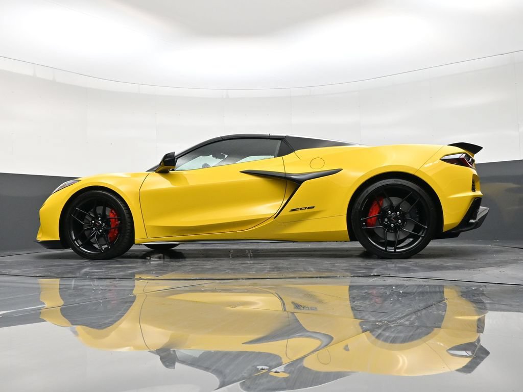Used 2026 Chevrolet Corvette Z06 RWD image 21